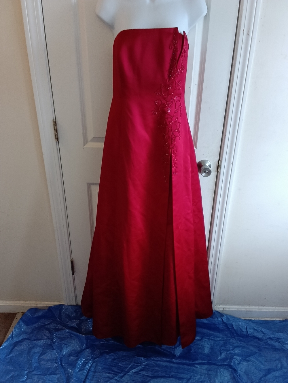 DAVID'S BRIDAL Strapless Red Evening Gown SIZE 8 - Picture 10 of 15